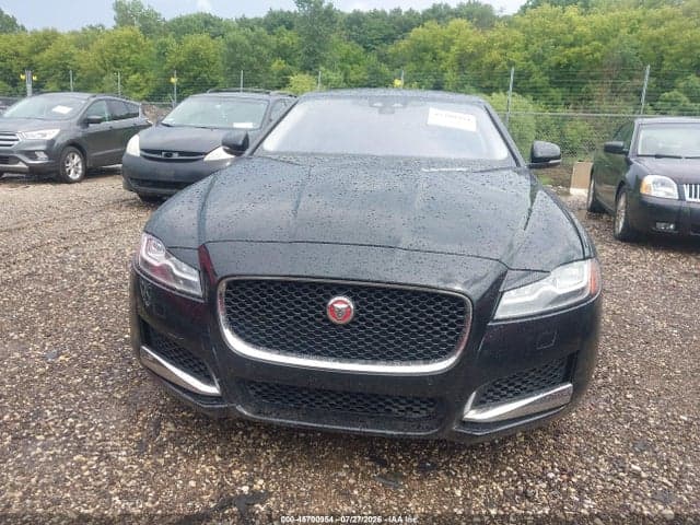 2017 JAGUAR XF 35T PREMIUM 12