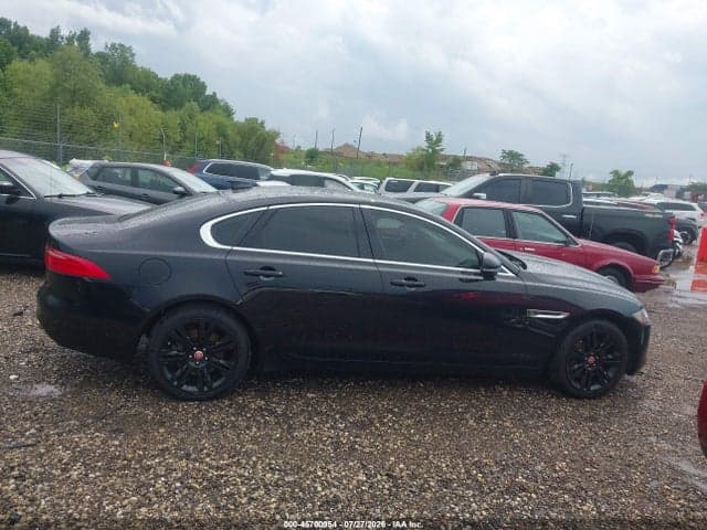 2017 JAGUAR XF 35T PREMIUM 13