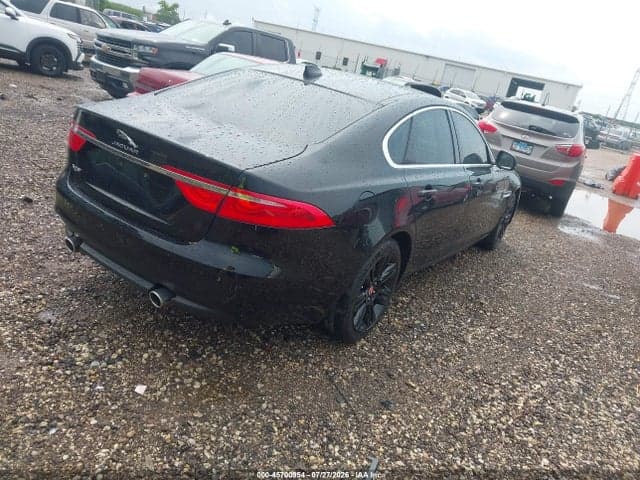 2017 JAGUAR XF 35T PREMIUM 4