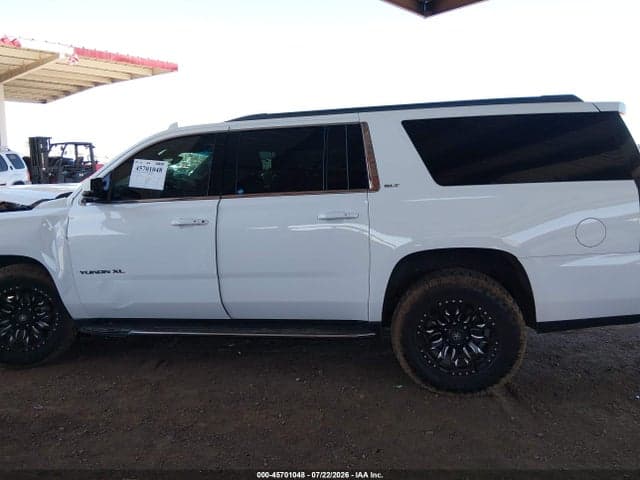 2017 GMC YUKON XL SLT 14