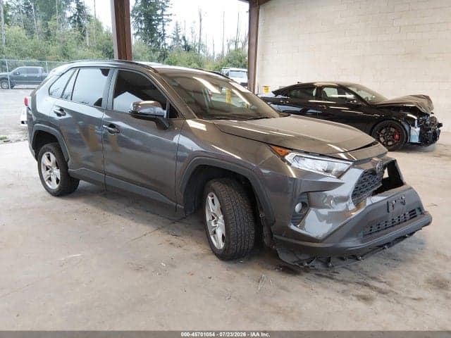 2021 TOYOTA RAV4 XLE 1