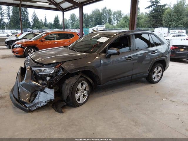 2021 TOYOTA RAV4 XLE 2
