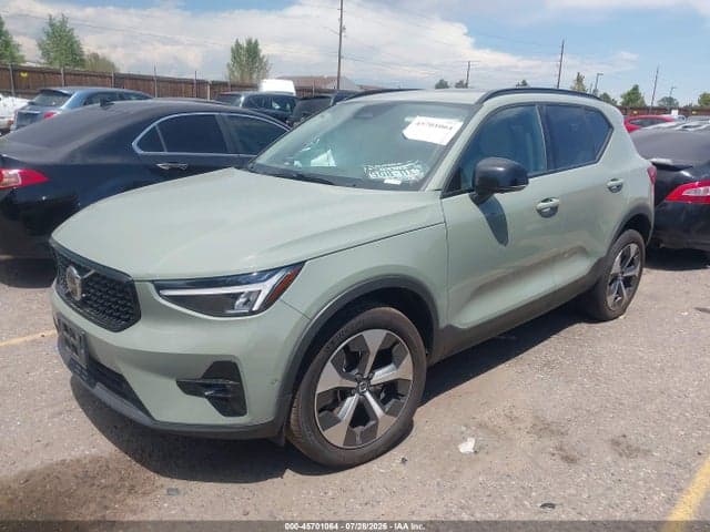 2024 VOLVO XC40 B5 PLUS DARK THEME 2