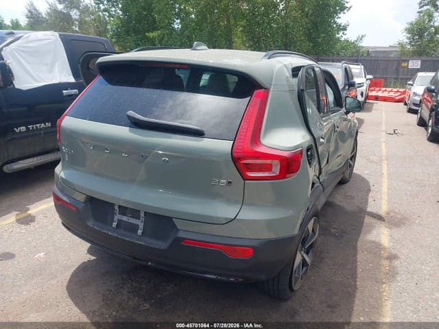 2024 VOLVO XC40 B5 PLUS DARK THEME 4