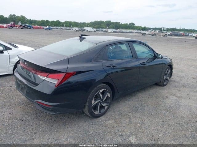 2023 HYUNDAI ELANTRA SEL 4