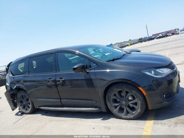 2020 CHRYSLER PACIFICA TOURING 13