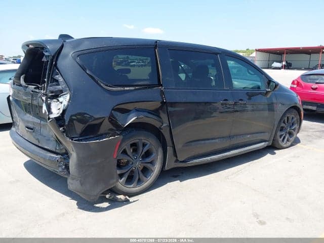 2020 CHRYSLER PACIFICA TOURING 4