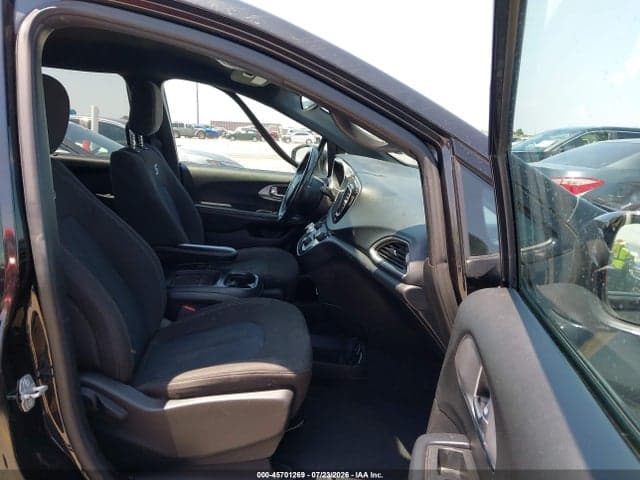 2020 CHRYSLER PACIFICA TOURING 5