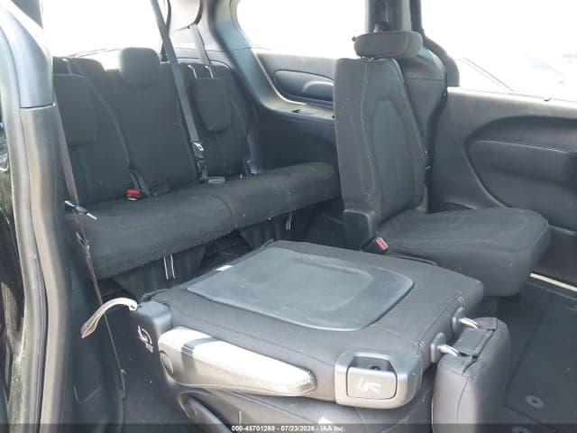 2020 CHRYSLER PACIFICA TOURING 8