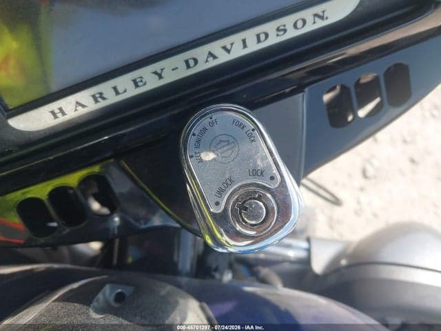 2017 HARLEY-DAVIDSON FLHTK ULTRA LIMITED 11