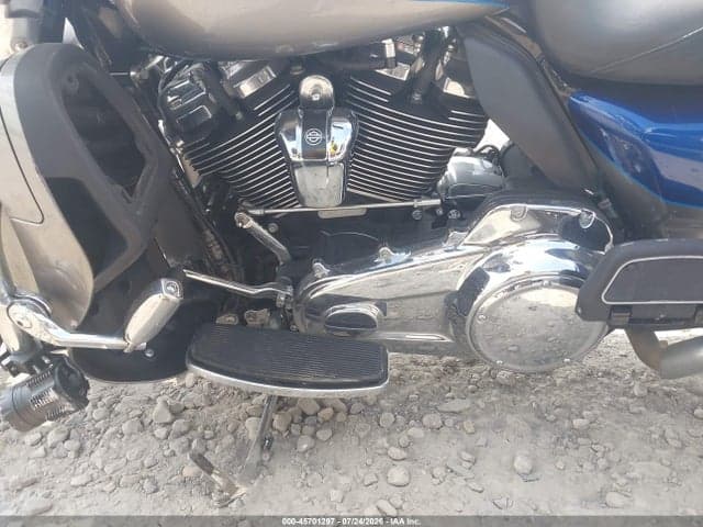 2017 HARLEY-DAVIDSON FLHTK ULTRA LIMITED 9