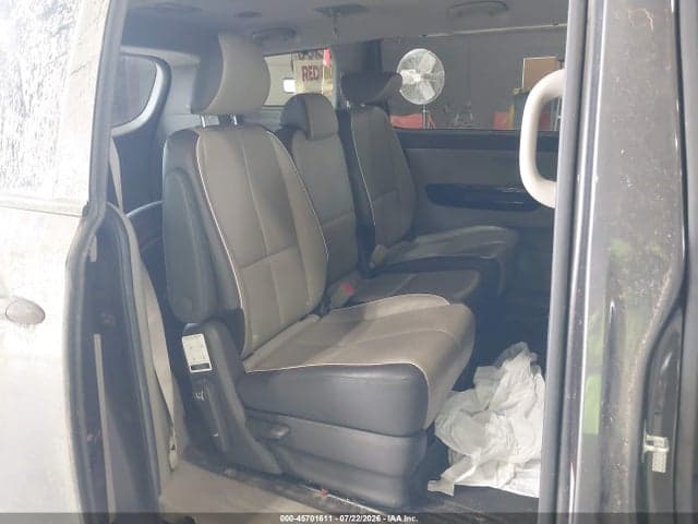 2018 KIA SEDONA EX 8
