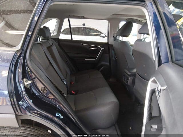 2023 TOYOTA RAV4 XLE 8