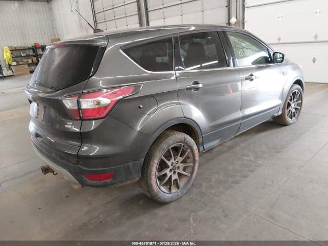 2017 FORD ESCAPE SE 4