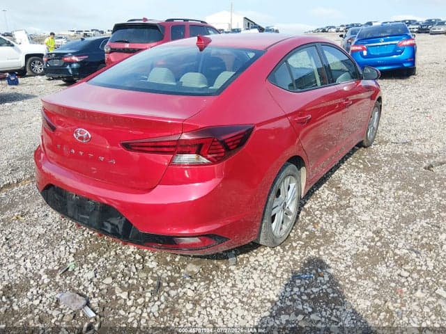 2020 HYUNDAI ELANTRA SEL 4