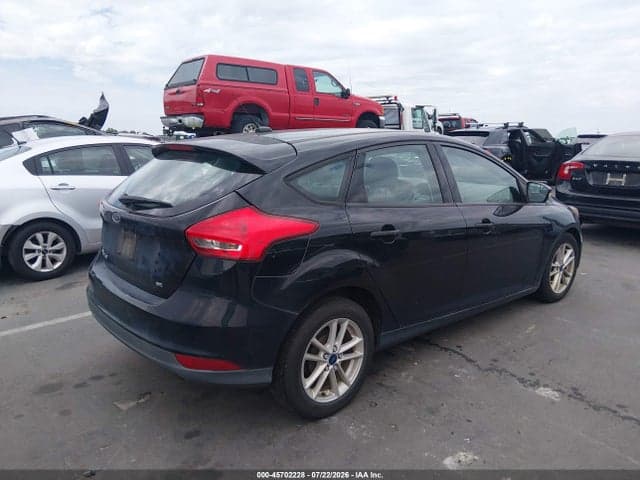 2017 FORD FOCUS SE 4