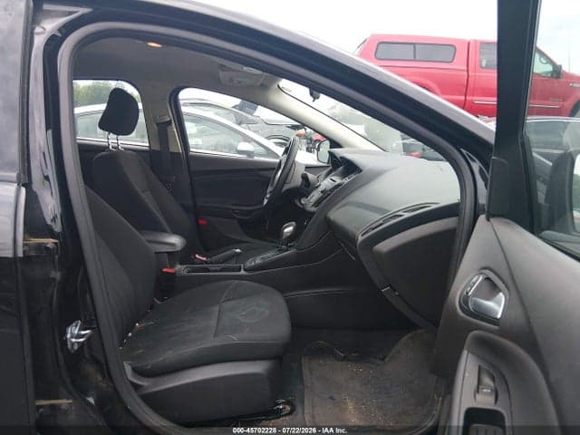 2017 FORD FOCUS SE 5