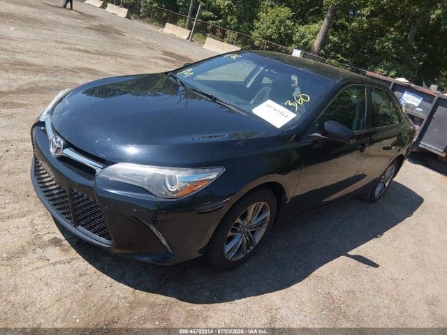 2017 TOYOTA CAMRY SE 2