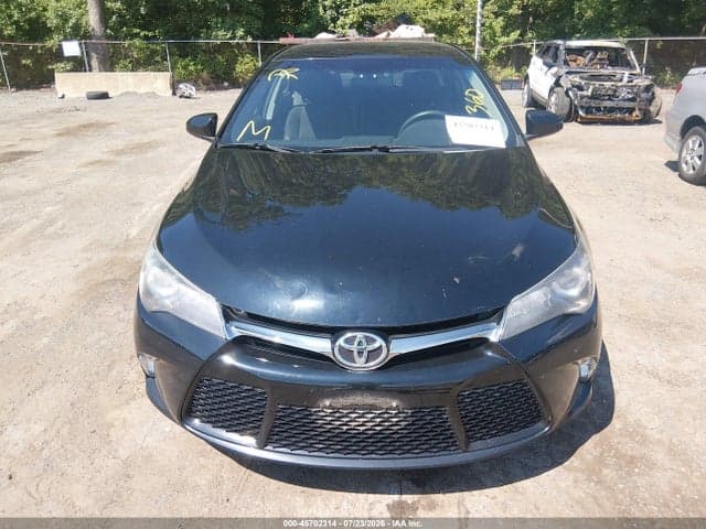 2017 TOYOTA CAMRY SE 6