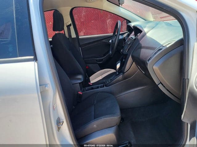 2017 FORD FOCUS SE 5