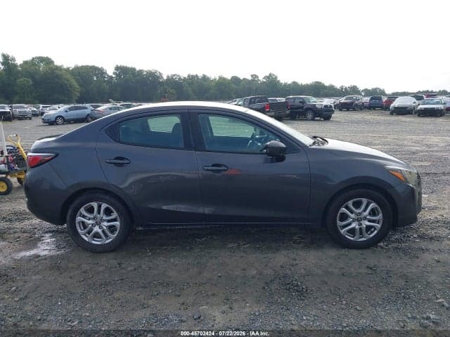 2017 TOYOTA YARIS IA 13