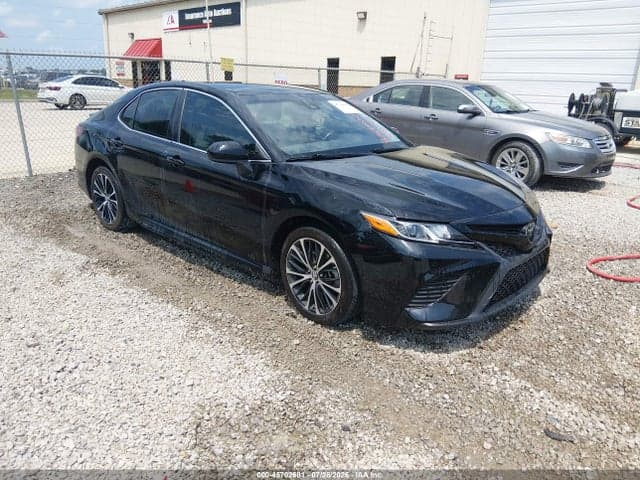 2019 TOYOTA CAMRY SE - 1