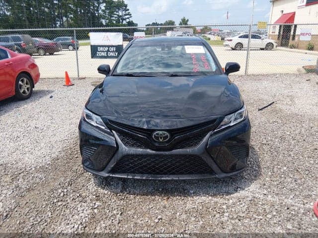 2019 TOYOTA CAMRY SE 12