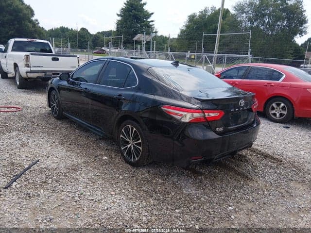 2019 TOYOTA CAMRY SE 3