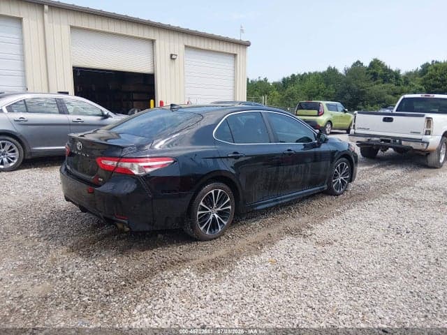 2019 TOYOTA CAMRY SE 4