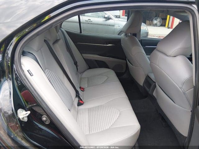 2019 TOYOTA CAMRY SE 8