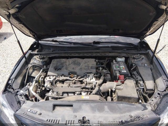 2019 TOYOTA CAMRY SE 10