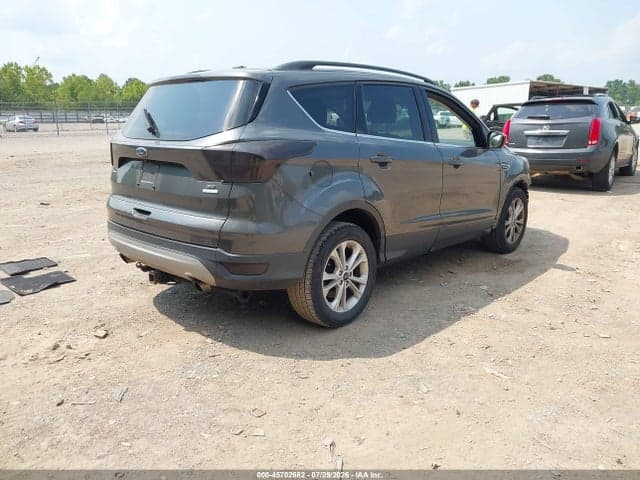 2017 FORD ESCAPE SE 4