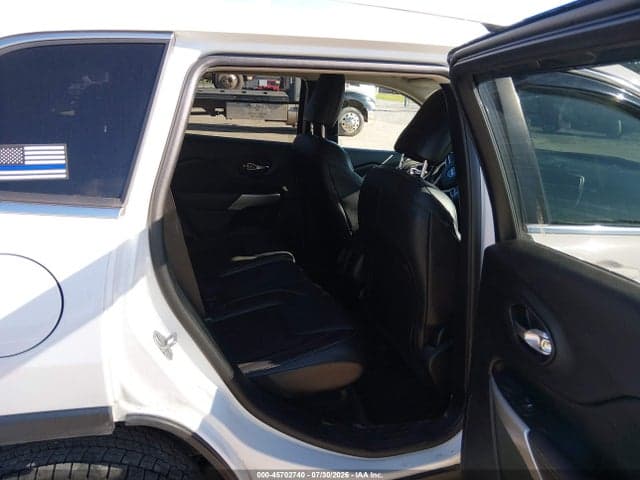 2018 JEEP CHEROKEE LATITUDE PLUS 4X4 8