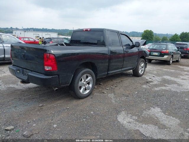 2017 RAM 1500 EXPRESS 4X4 6'4 BOX 4