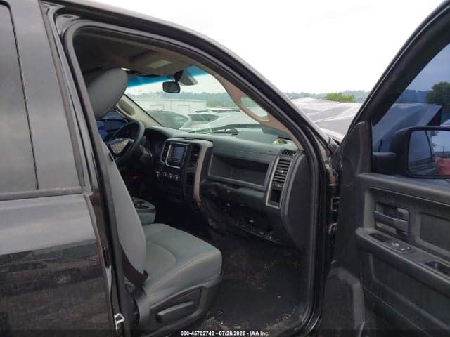2017 RAM 1500 EXPRESS 4X4 6'4 BOX 5