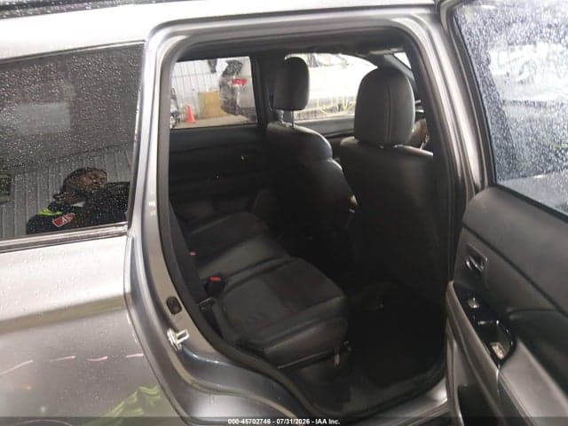 2019 MITSUBISHI OUTLANDER LE 8