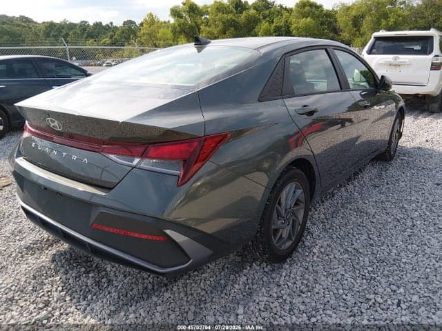 2024 HYUNDAI ELANTRA SEL 4