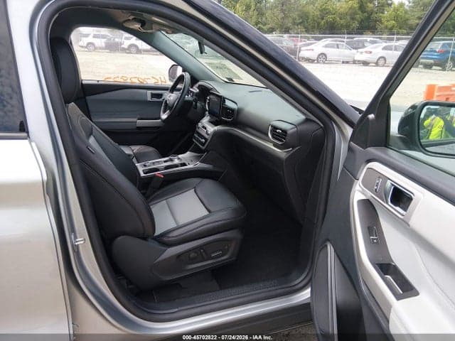 2022 FORD EXPLORER XLT 5