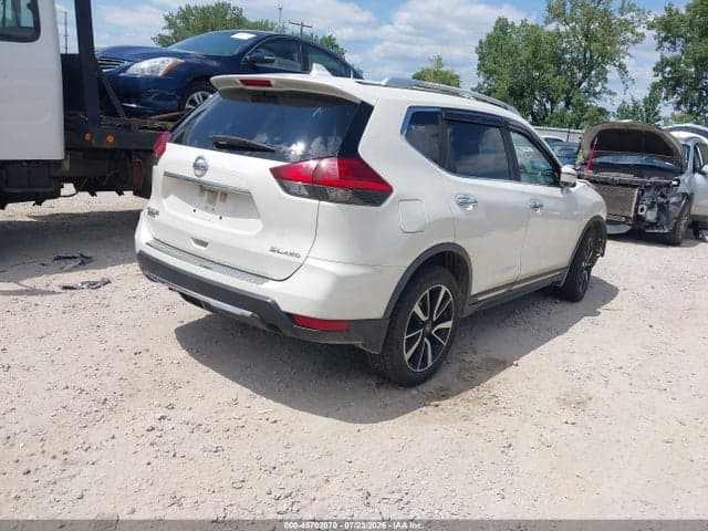 2017 NISSAN ROGUE SL 4