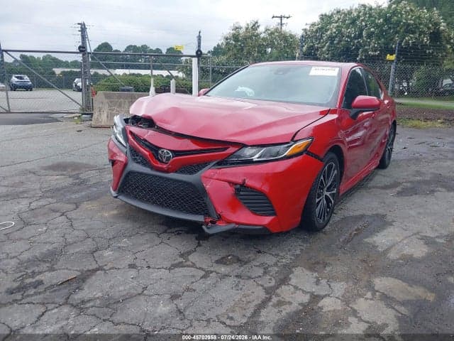 2020 TOYOTA CAMRY SE 2