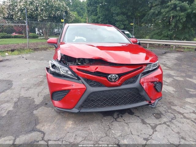 2020 TOYOTA CAMRY SE 6
