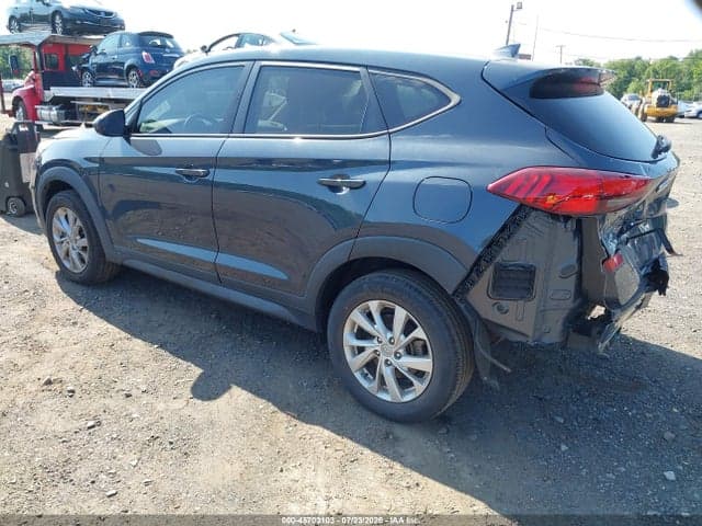 2021 HYUNDAI TUCSON SE 3
