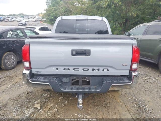 2019 TOYOTA TACOMA SR5 V6 16