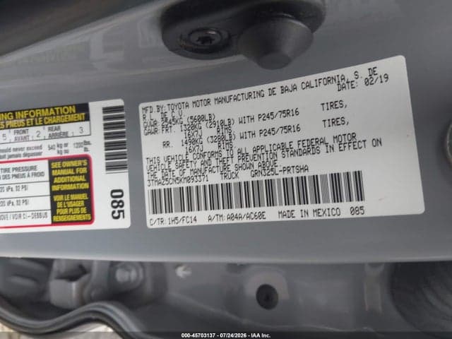 2019 TOYOTA TACOMA SR5 V6 9