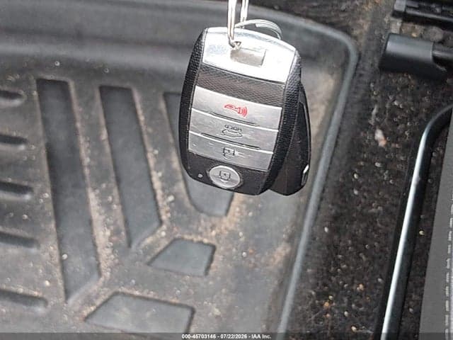 2017 KIA NIRO EX 11