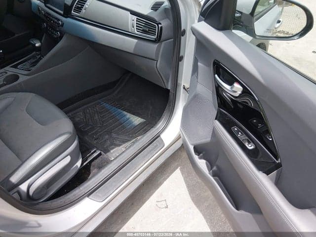 2017 KIA NIRO EX 5