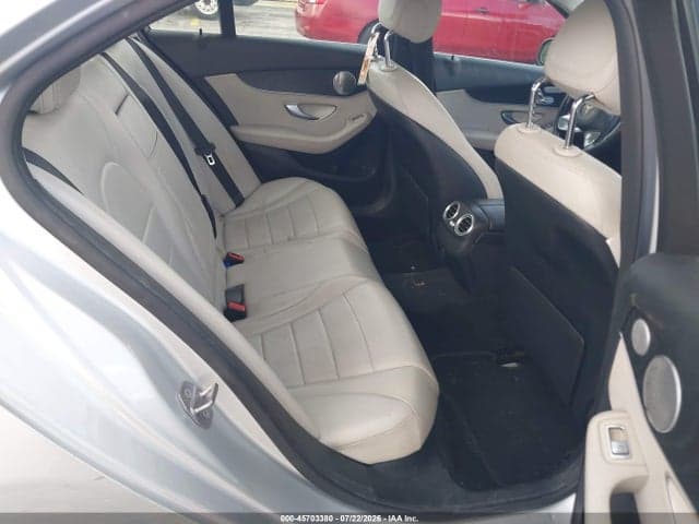 2017 MERCEDES-BENZ C 300 8