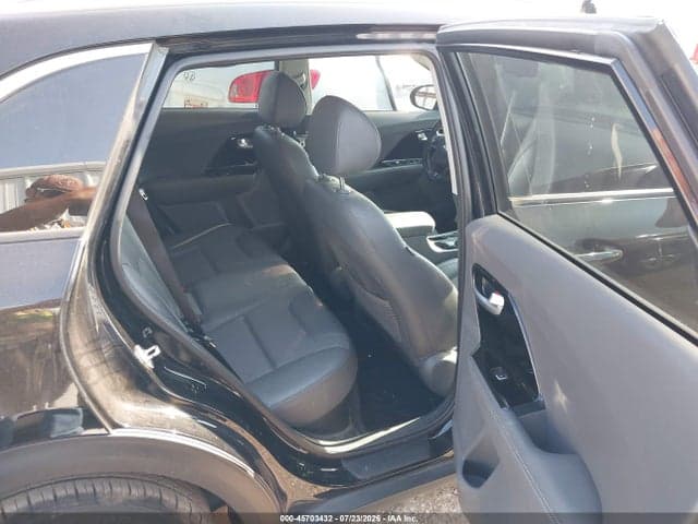 2018 KIA NIRO EX 8