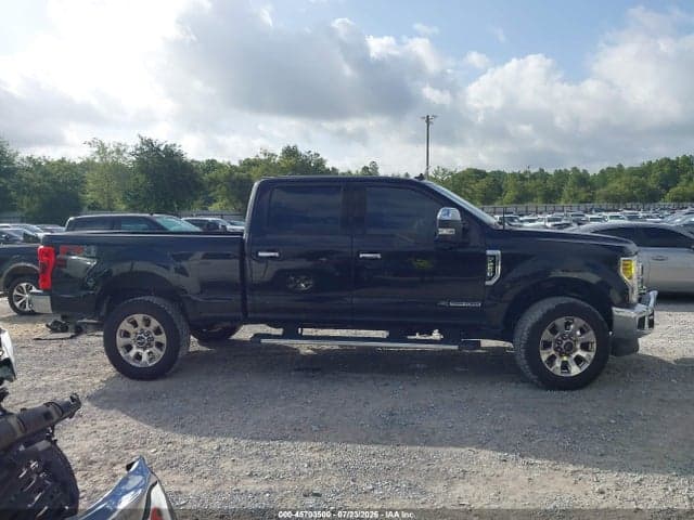 2019 FORD F-250 LARIAT 13