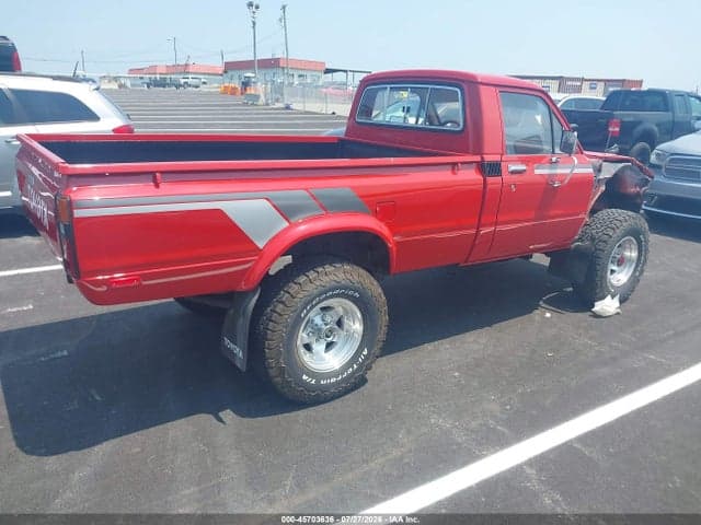 1982 TOYOTA PICKUP RN48 4